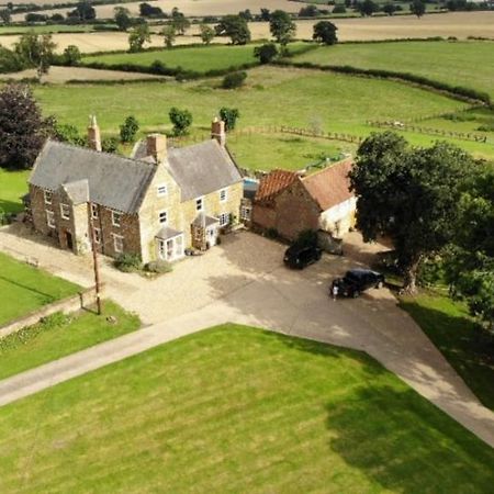 The Groom'S Cottage Towcester Exterior photo