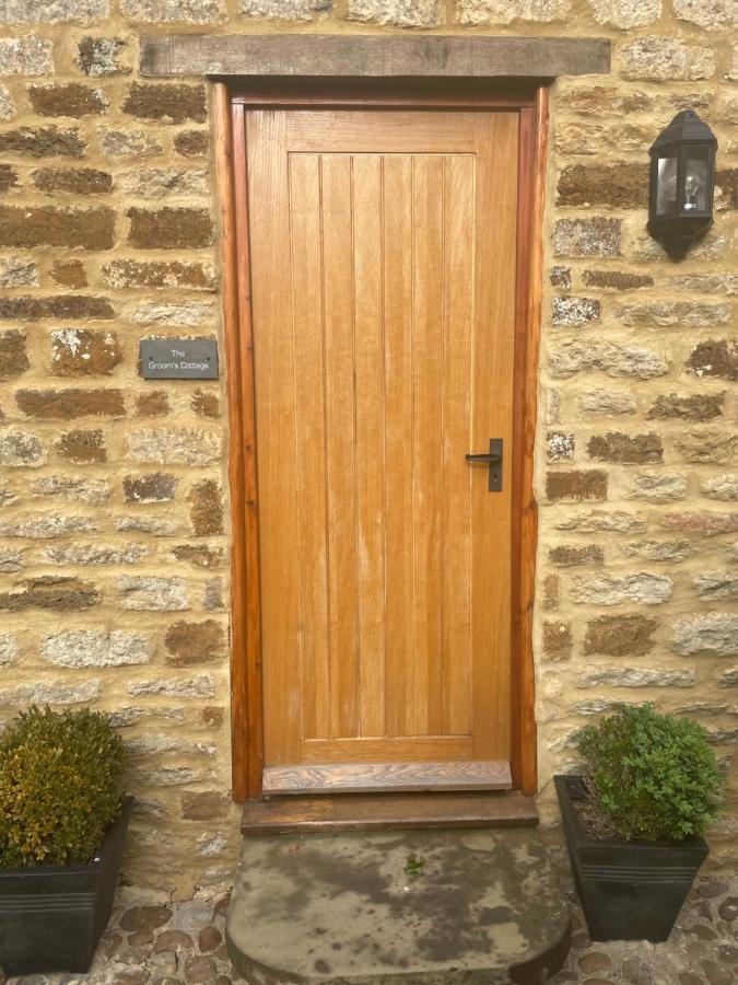 The Groom'S Cottage Towcester Exterior photo